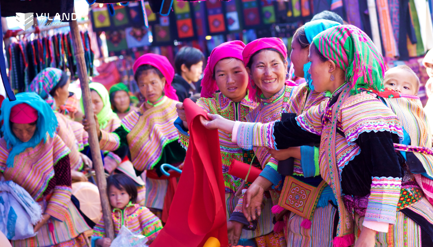 Bac Ha market Hmong people
